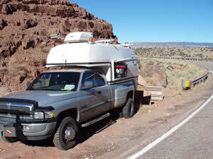 Splicing truck set up at a hand hole